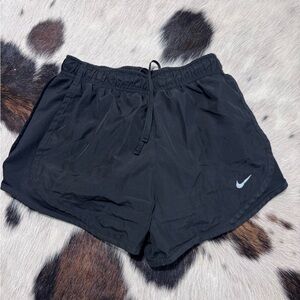 xs black nike shorts